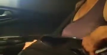 Pendik’te taksiciyle yolcu arasındaki para tartışması kamerada