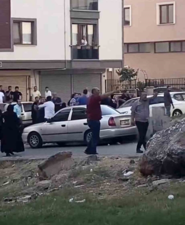 Pendik’te taşlı sopalı kavga