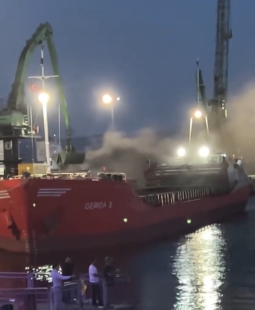 Poliport’ta göz göre göre İzmit Körfezi’ni kirlettiler