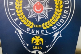 Polis ekiplerinin dikkati ile yakalanan şüphelinin üzerinden ruhsatsız tabanca ele geçirildi