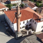 Şahinler Camisi, tavan ve duvar süslemeleri ile dikkatleri çekiyor