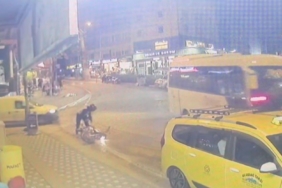 Sakar silahlı saldırgan kamerada... Düşe kalka hedef aldı iş yerine arka arkaya ateş açtı