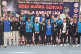 Sakarya Büyükşehir’in karatecileri Bursa’dan 8 madalyayla döndü