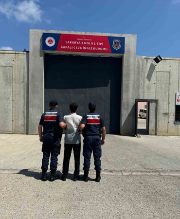 Sakarya’da aranma kaydı ve hapis cezası bulunan 698 kişi yakalandı