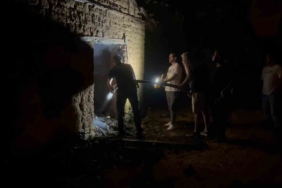 Sakarya’da samanlıkta çıkan yangın büyümeden söndürüldü