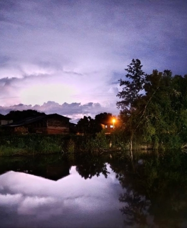 Sakarya’da şimşekler geceyi aydınlattı