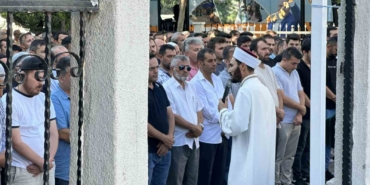 Sakarya’da trafik kazasında hayatını kaybeden 3 kişi İstanbul’da son yolculuğuna uğurlandı