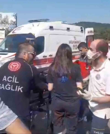 Sakarya’da zincirleme kaza: 3 kişi yaralandı