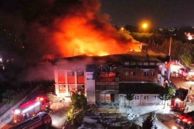 Sakarya’daki fabrika yangını havadan görüntülendi