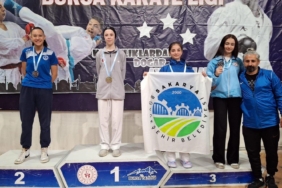 Sakaryalı karateciler Bursa’da fırtına olup esti: 10 madalyayla büyük gurur