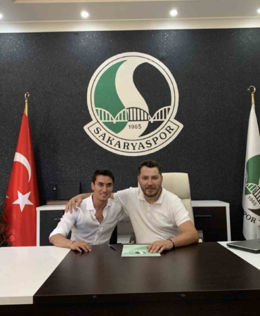 Sakaryaspor, Cebrail Karayel’i kadrosuna kattı