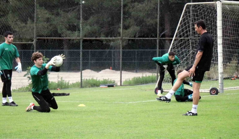 Sakaryaspor yeni sezon hazırlıklarına U19 takımıyla başladı
