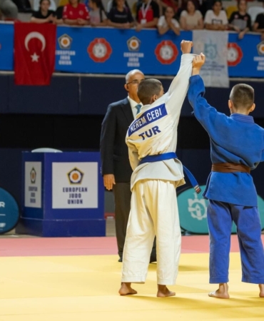 Şampiyonlar Ümraniye’den