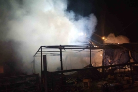 Sancaktepe’de ahır ve kümes alev alev yandı: 30 tavuk telef oldu