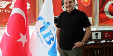 Şantaj ve videolarla tehdit edip yönetimi bırakmasını istediler