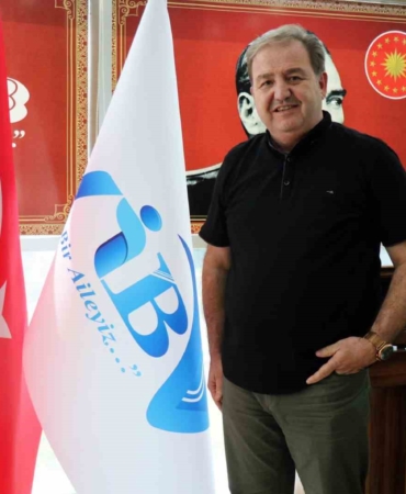 Şantaj ve videolarla tehdit edip yönetimi bırakmasını istediler