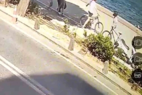 Sarıyer’de bisikletli gençlere “uyarı” dayağı kamerada: Polis saldırganı yakaladı