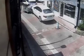 Sarıyer’de çöp konteyneri araçlara çarpa çarpa kaydı: Bir kişi kayan konteyneri böyle yakalamaya çalıştı