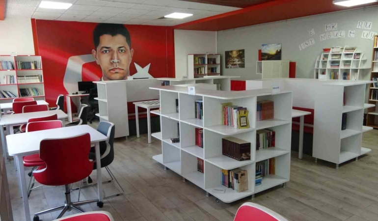 Şehit Muhammed Fazlı Demir Anadolu İmam Hatip Lisesi, Sultanbeyli birincisi oldu