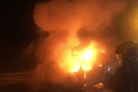 Seyir halindeki araç alev topuna döndü