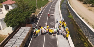 Sıcak asfalt Büyükşehirden, kaldırım döşemesi vatandaştan