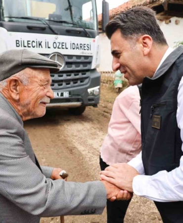 Sıcak asfalt serim çalışmaları devam ediyor