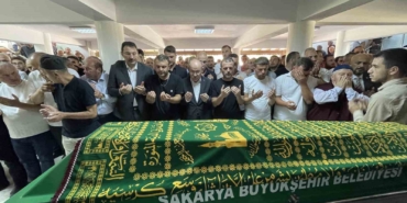 Silahlı saldırı neticesinde hayatını kaybeden eski belediye başkanı son yolculuğuna uğurlandı