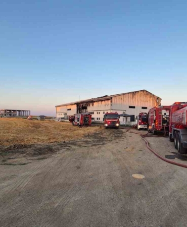 Silivri’de geri dönüşüm fabrikasında yangın