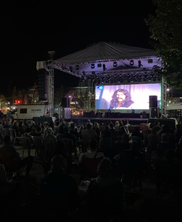 Söğüt’te düzenlenen çeşitli etkinliklerden biri film gecesi oldu