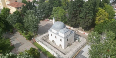 Srebrenitsa Katliamı’nın 29. yıldönümünde Bahçelievler’de fotoğraf sergisi açıldı