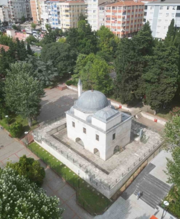 Srebrenitsa Katliamı’nın 29. yıldönümünde Bahçelievler’de fotoğraf sergisi açıldı