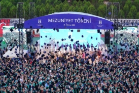 SUBÜ 2 bin 829 öğrencisini coşkulu törenle mezun etti
