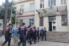 Suç kaydı bulun zanlılar yurt dışına kaçmak üzereyken yakalandılar