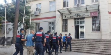 Suç kaydı bulun zanlılar yurt dışına kaçmak üzereyken yakalandılar