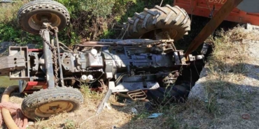 Sulama kanalına devrilen traktörün 20 yaşındaki sürücüsü öldü