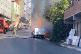 Sultanbeyli’de otomobil alev alev yandı