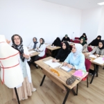 Sultangazi Belediyesi Sanat ve Mesleki Eğitim Kursları yaz aylarında da devam ediyor