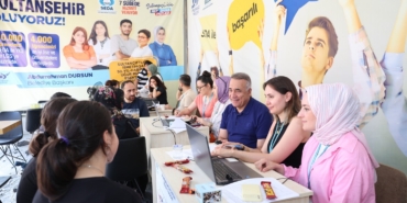 Sultangazi Belediyesi’nden öğrencilere tercih danışmanlık desteği