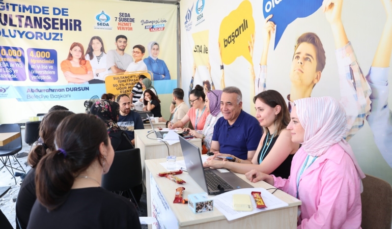 Sultangazi Belediyesi’nden öğrencilere tercih danışmanlık desteği