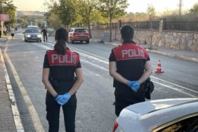 Sultangazi’de narkotik uygulamasında aranan 2 şahıs yakalandı