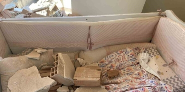 Sultangazi’de yıkım çalışması sırasında bitişikteki bina zarar gördü