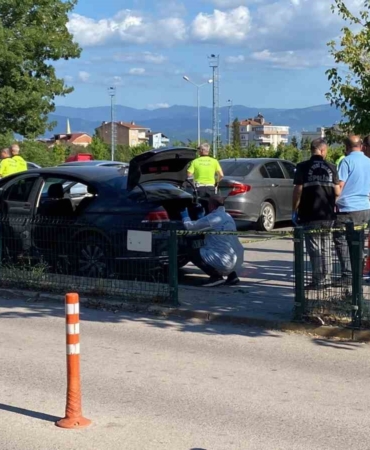 Sürücü "Dur" ihtarına uymayınca kovalamaca hastanede bitti: 1 yaralı, 2 gözaltı