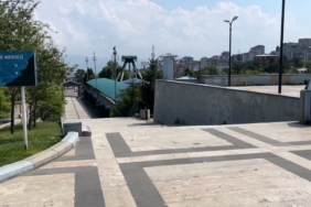 Sürücüler dikkat...Bursa’da navigasyonu karıştıran merdivenden uçuyor