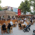 Tarihi Çınaraltı Çay Bahçesi yeniden açıldı