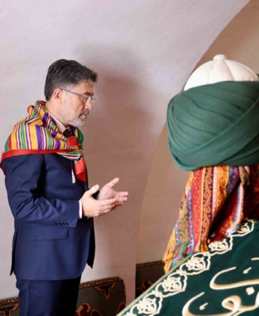 Tarım ve Orman Bakanı İbrahim Yumaklı Şeyh Edebali Türbesi’nde dua etti