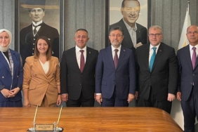 Tarım ve Orman Bakanı İbrahim Yumaklı’dan AK Parti’ye ziyaret