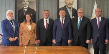 Tarım ve Orman Bakanı İbrahim Yumaklı’dan AK Parti’ye ziyaret