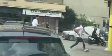 Tartıştığı kişiye küfür etti, tüfeği görünce arkadaşını bırakıp koşarak kaçtı