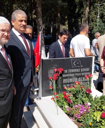 Tekirdağ’da 15 Temmuz anmaları başladı: Şehit mezarlıklarına karanfil bırakıldı