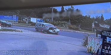 Tekirdağ’da dönel kavşaktaki kaza kamerada